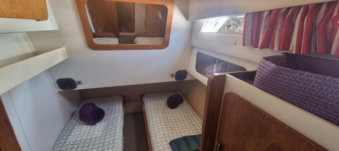 Beautiful And Comfy Boat In With Boat Tour Option Barcelone