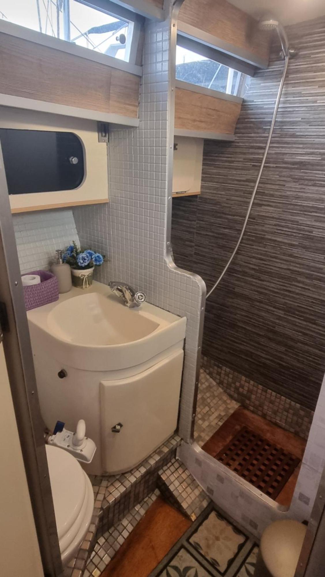 Beautiful And Comfy Boat In With Boat Tour Option Bateau-hôtel Barcelone