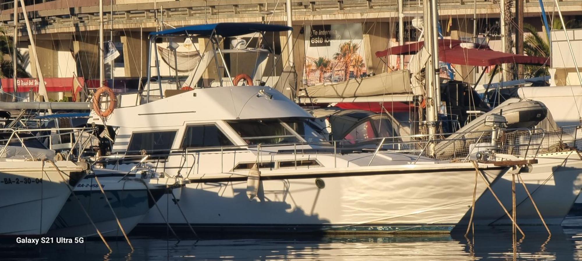Beautiful And Comfy Boat In With Boat Tour Option Bateau-hôtel
