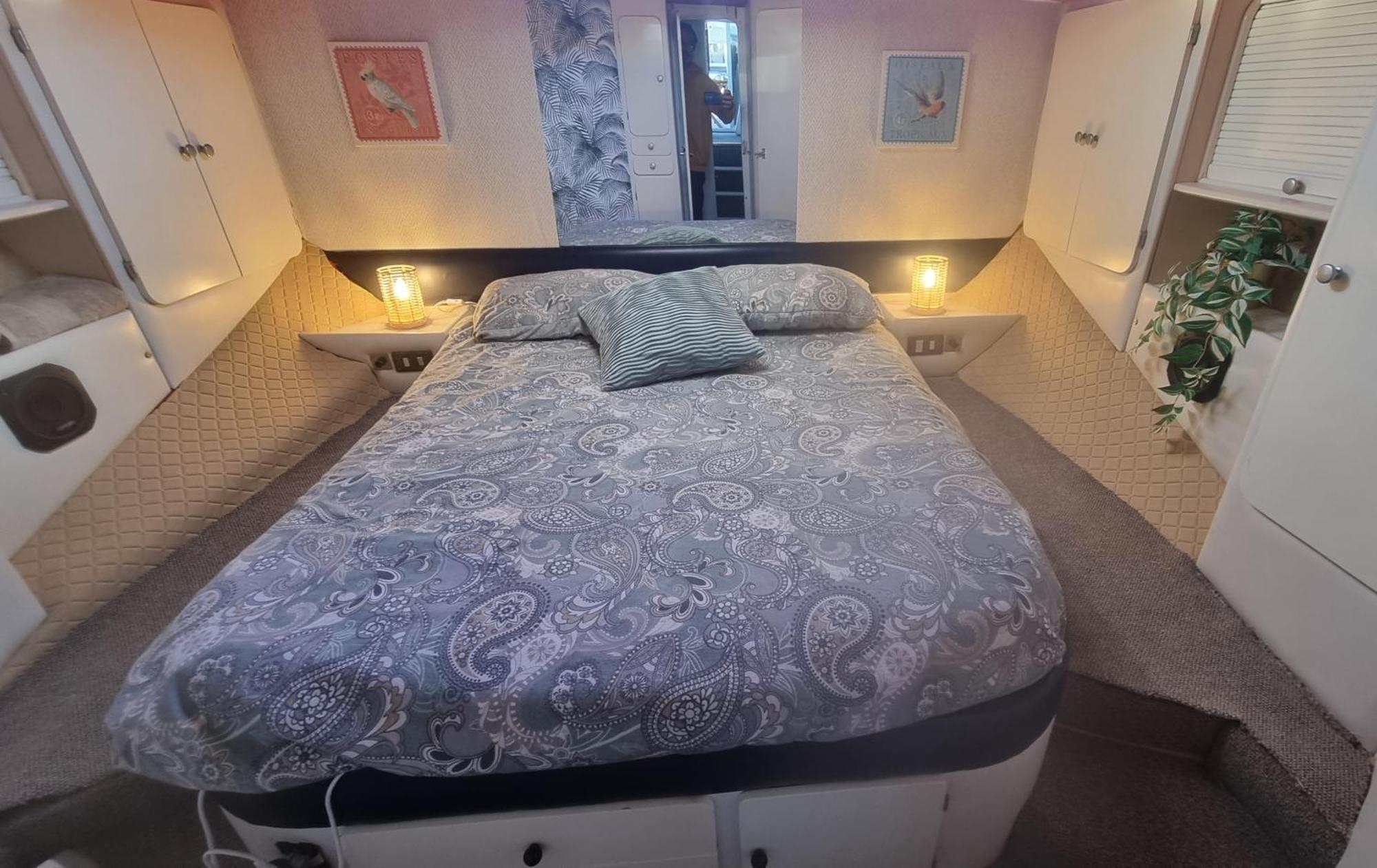 Beautiful And Comfy Boat In With Boat Tour Option Bateau-hôtel